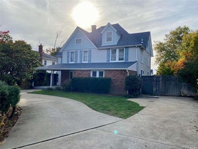 /international/us/460-bayview-avenue-s-freeport-ny-110104542001/