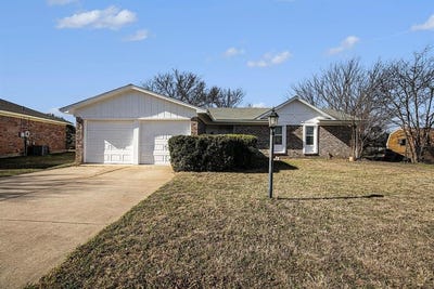 /international/us/125-roundtree-drive-crowley-tx-110105063513/
