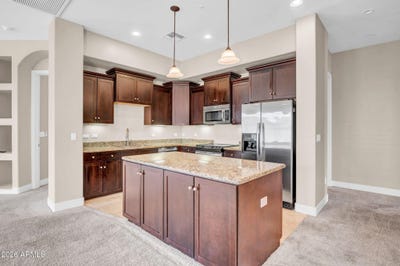 /international/us/15550-s-5th-avenue-phoenix-az-110108389903/