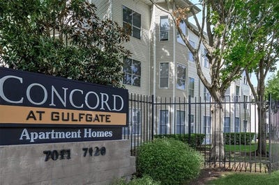 /international/us/7120-7011-village-way-houston-tx-110107744988/