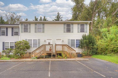/international/us/515-school-lane-christiansburg-va-110120693501/