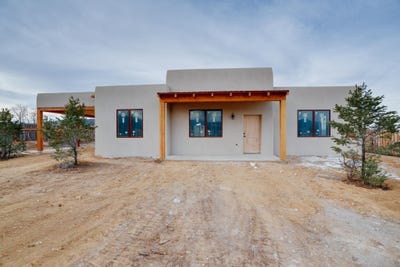 /international/us/407-calle-de-la-vina-taos-nm-110104415286/