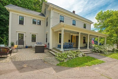 /international/us/7-oakland-ave-easton-ma-110108344678/