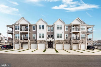 /international/us/19-artemisia-way-stafford-va-110119966381/
