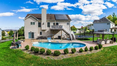 /international/us/5-deangelis-drive-monroe-ny-110107752784/