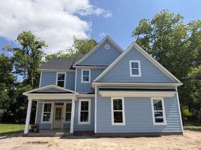 /international/us/104-live-oak-circle-lake-waccamaw-nc-110107687247/