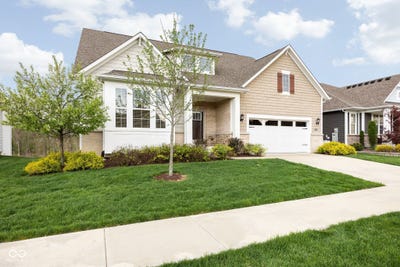 /international/us/16200-natures-way-westfield-in-110107388702/