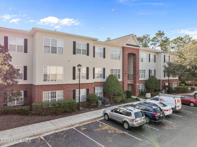 /international/us/1505-cadfel-court-wilmington-nc-110108142960/