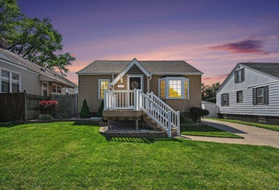 /international/us/18010-burnham-avenue-lansing-il-110108437347/