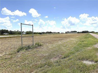 /international/us/us-highway-59-goliad-tx-110109213299/