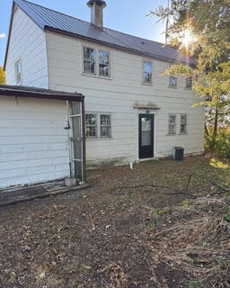/international/us/2301-county-road-3300-n-gifford-il-110107823984/