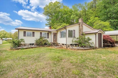 /international/us/93-forest-ave-new-castle-va-110107796000/