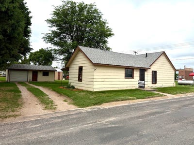 /international/us/213-e-14th-ave-benkelman-ne-110108855279/