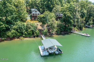 /international/us/249-candlewood-lane-butler-tn-110108390060/