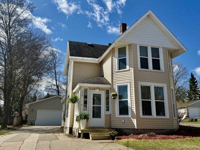 /international/us/339-w-park-street-marquette-mi-110107924852/