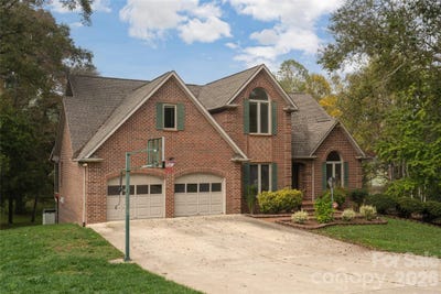 /international/us/4943-elmhurst-drive-ne-hickory-nc-110120646964/