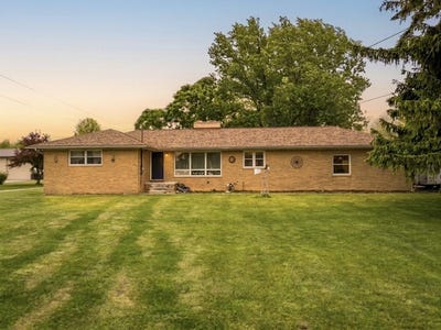 /international/us/2595-yargerville-road-la-salle-mi-110108695008/