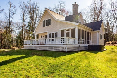 /international/us/55-pinkham-road-bristol-me-110107567285/