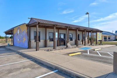 /international/us/14262-w-state-highway-29-liberty-hill-tx-110107302693/