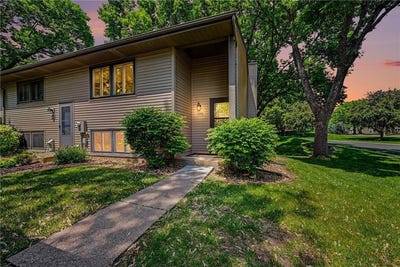 /international/us/4376-arden-view-court-arden-hills-mn-110108412986/