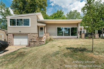 /international/us/73-cedar-st-street-ne-cedar-springs-mi-110100729477/