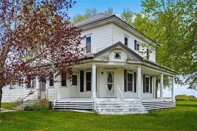 /international/us/2921-220th-street-winthrop-ia-110106535659/