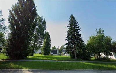 /international/us/520-summit-avenue-n-crookston-mn-110105198077/