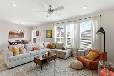 /international/us/13405-dolley-madison-st-manor-tx-110107638106/