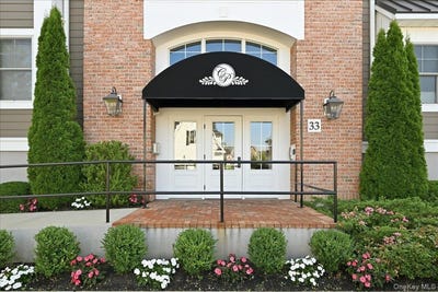 /international/us/33204-spruce-pond-circle-plainview-ny-110109012100/