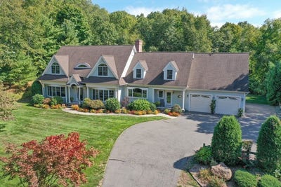 /international/us/7-western-view-rd-holyoke-ma-110102603238/