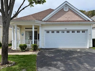/international/us/530-leisure-drive-ridge-ny-110105702205/