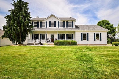 /international/us/1295-cheverton-avenue-louisville-oh-110108479632/