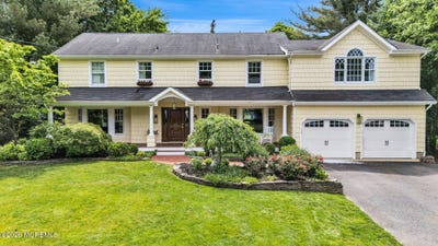 /international/us/9-briarwood-road-fair-haven-nj-110108222376/