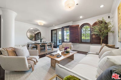/international/us/850-n-croft-ave-west-hollywood-ca-110107452056/