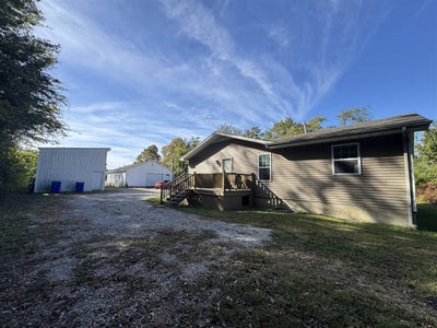 /international/us/135-e-1st-street-russellville-ky-110120559009/