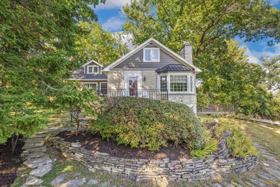 /international/us/24-upper-loch-vista-dr-williams-bay-wi-110102706427/