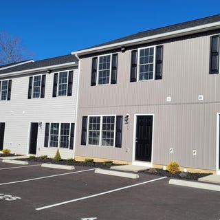 /international/us/425-n-washington-avenue-pulaski-va-110104815705/