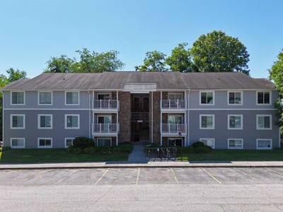 /international/us/1210-university-terrace-blacksburg-va-110108750882/