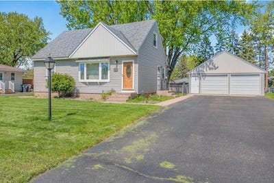 /international/us/2105-quartz-lane-eagan-mn-110108219171/