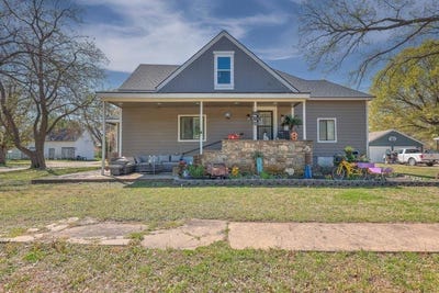 /international/us/721-east-17th-winfield-ks-110108250396/