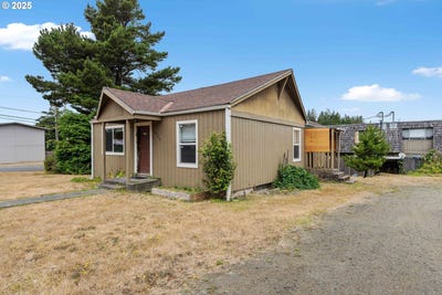 /international/us/1806-thomas-ave-coos-bay-or-110101345912/