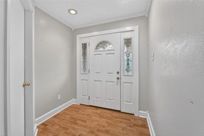 /international/us/910-kerry-street-benbrook-tx-110108546443/