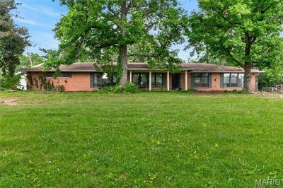 /international/us/6530-deerwood-drive-cedar-hill-mo-110108444196/