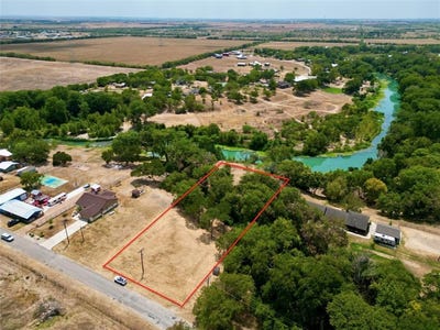 /international/us/nw-river-rd-lot-1-2-martindale-tx-110086655603/