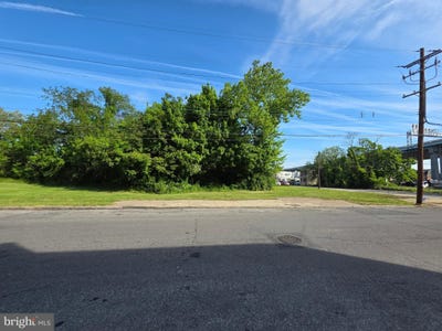 /international/us/1910-1914-w-3rd-street-chester-pa-110108378982/