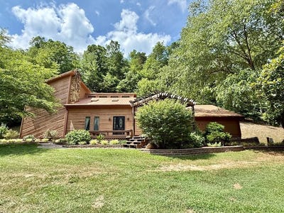 /international/us/5714-hwy-460-staffordsville-ky-110100612641/
