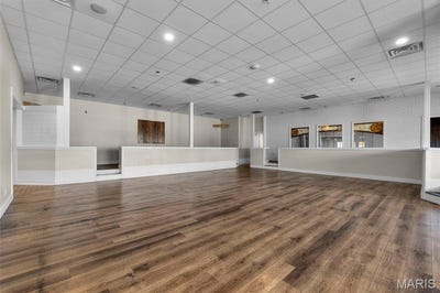 /international/us/205-s-plaza-way-cape-girardeau-mo-110103316836/