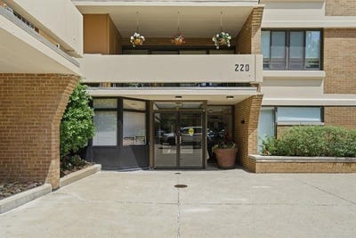 /international/us/220-n-dithridge-oakland-pa-110108569859/