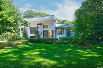 /international/us/17-beaumont-drive-melville-ny-110096638449/