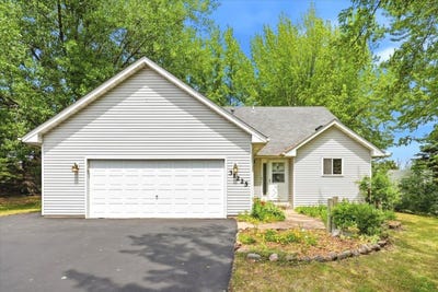/international/us/31225-peninsula-avenue-lindstrom-mn-110108682655/